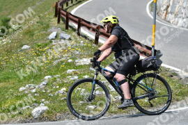 Photo #2356472 | 19-07-2022 14:25 | Passo Dello Stelvio - Waterfall curve BICYCLES