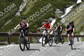 Fotó #3075429 | 10-06-2023 13:18 | Passo Dello Stelvio - Vízesés kanyar Bicajosok