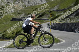 Fotó #3535637 | 18-07-2023 10:00 | Passo Dello Stelvio - Vízesés kanyar Bicajosok