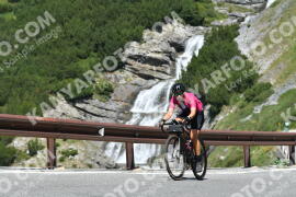 Photo #2369970 | 22-07-2022 12:00 | Passo Dello Stelvio - Waterfall curve BICYCLES