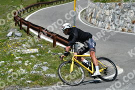 Photo #2337039 | 17-07-2022 13:34 | Passo Dello Stelvio - Waterfall curve BICYCLES