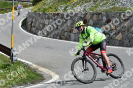 Photo #2179030 | 24-06-2022 11:01 | Passo Dello Stelvio - Waterfall curve BICYCLES