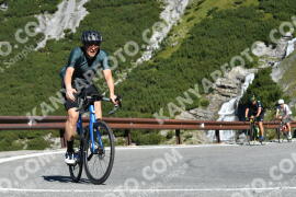 Fotó #2554863 | 09-08-2022 10:00 | Passo Dello Stelvio - Vízesés kanyar Bicajosok