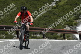 Fotó #3244295 | 26-06-2023 10:47 | Passo Dello Stelvio - Vízesés kanyar Bicajosok