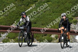 Fotó #4102055 | 31-08-2023 11:28 | Passo Dello Stelvio - Vízesés kanyar Bicajosok