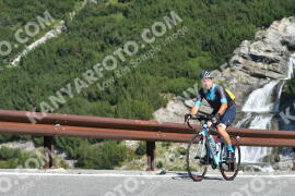 Photo #2397834 | 25-07-2022 10:02 | Passo Dello Stelvio - Waterfall curve BICYCLES