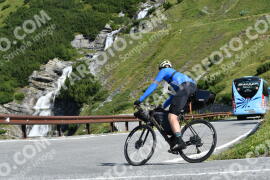 Photo #2412210 | 26-07-2022 10:03 | Passo Dello Stelvio - Waterfall curve BICYCLES