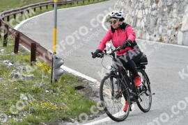 Fotó #2077446 | 01-06-2022 15:09 | Passo Dello Stelvio - Vízesés kanyar Bicajosok
