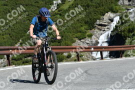 Photo #2183748 | 25-06-2022 09:42 | Passo Dello Stelvio - Waterfall curve BICYCLES