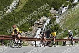Photo #2145641 | 18-06-2022 10:11 | Passo Dello Stelvio - Waterfall curve BICYCLES