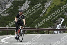 Fotó #3700151 | 02-08-2023 10:50 | Passo Dello Stelvio - Vízesés kanyar Bicajosok