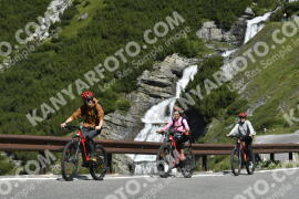 Fotó #3605069 | 28-07-2023 10:33 | Passo Dello Stelvio - Vízesés kanyar Bicajosok