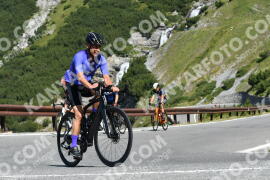 Photo #2368773 | 22-07-2022 10:40 | Passo Dello Stelvio - Waterfall curve BICYCLES