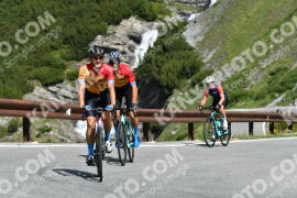 Photo #2202563 | 27-06-2022 10:36 | Passo Dello Stelvio - Waterfall curve BICYCLES