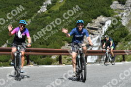 Photo #2416805 | 27-07-2022 10:55 | Passo Dello Stelvio - Waterfall curve BICYCLES
