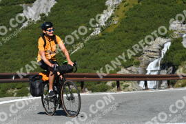 Fotó #4212201 | 09-09-2023 10:40 | Passo Dello Stelvio - Vízesés kanyar Bicajosok