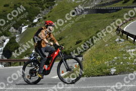 Fotó #3605087 | 28-07-2023 10:33 | Passo Dello Stelvio - Vízesés kanyar Bicajosok