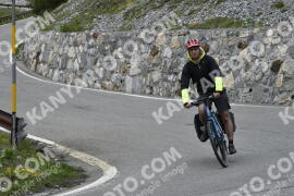 Fotó #2093620 | 05-06-2022 12:51 | Passo Dello Stelvio - Vízesés kanyar Bicajosok