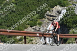 Photo #2380082 | 24-07-2022 09:40 | Passo Dello Stelvio - Waterfall curve BICYCLES