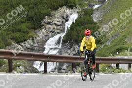 Photo #3547813 | 22-07-2023 09:36 | Passo Dello Stelvio - Waterfall curve BICYCLES