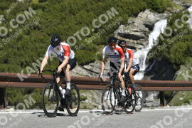 Photo #3226299 | 25-06-2023 10:39 | Passo Dello Stelvio - Waterfall curve BICYCLES