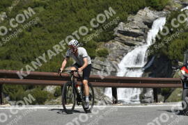 Photo #3171643 | 19-06-2023 10:32 | Passo Dello Stelvio - Waterfall curve BICYCLES