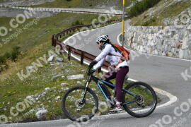 Fotó #2814134 | 04-09-2022 14:41 | Passo Dello Stelvio - Vízesés kanyar Bicajosok