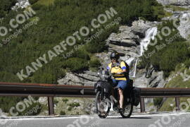 Photo #2730584 | 24-08-2022 12:39 | Passo Dello Stelvio - Waterfall curve BICYCLES