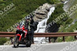 Photo #2207425 | 30-06-2022 10:26 | Passo Dello Stelvio - Waterfall curve