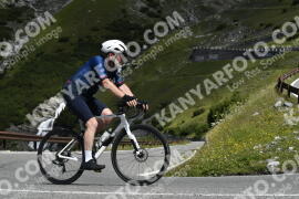 Photo #3605971 | 28-07-2023 10:47 | Passo Dello Stelvio - Waterfall curve BICYCLES