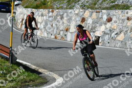 Fotó #2631664 | 13-08-2022 16:32 | Passo Dello Stelvio - Vízesés kanyar Bicajosok