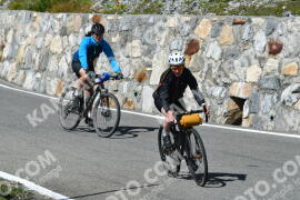 Fotó #4121354 | 01-09-2023 14:51 | Passo Dello Stelvio - Vízesés kanyar Bicajosok