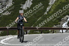 Fotó #3621081 | 29-07-2023 11:35 | Passo Dello Stelvio - Vízesés kanyar Bicajosok