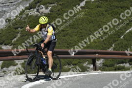 Photo #3243437 | 26-06-2023 10:18 | Passo Dello Stelvio - Waterfall curve BICYCLES