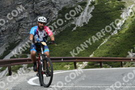 Photo #2178826 | 24-06-2022 10:28 | Passo Dello Stelvio - Waterfall curve BICYCLES