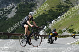 Photo #2385098 | 24-07-2022 15:45 | Passo Dello Stelvio - Waterfall curve BICYCLES