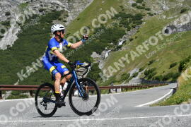 Photo #2398546 | 25-07-2022 10:40 | Passo Dello Stelvio - Waterfall curve BICYCLES