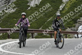 Fotó #3759493 | 08-08-2023 10:05 | Passo Dello Stelvio - Vízesés kanyar Bicajosok