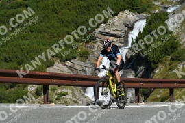 Fotó #4168723 | 05-09-2023 10:20 | Passo Dello Stelvio - Vízesés kanyar Bicajosok