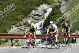Photo #2145329 | 18-06-2022 09:52 | Passo Dello Stelvio - Waterfall curve BICYCLES