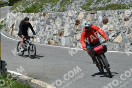Fotó #2138109 | 17-06-2022 14:20 | Passo Dello Stelvio - Vízesés kanyar Bicajosok