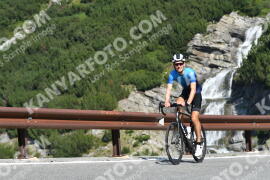 Photo #2398109 | 25-07-2022 10:17 | Passo Dello Stelvio - Waterfall curve BICYCLES