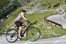 Photo #2411425 | 26-07-2022 12:51 | Passo Dello Stelvio - Waterfall curve BICYCLES