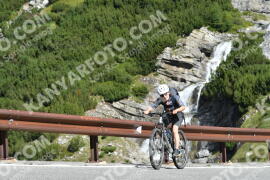 Foto #2484297 | 02-08-2022 10:06 | Passo Dello Stelvio - Curva di cascata BICICLETTA