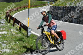 Fotó #2176242 | 23-06-2022 11:09 | Passo Dello Stelvio - Vízesés kanyar Bicajosok