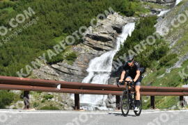 Photo #2207375 | 30-06-2022 10:38 | Passo Dello Stelvio - Waterfall curve BICYCLES