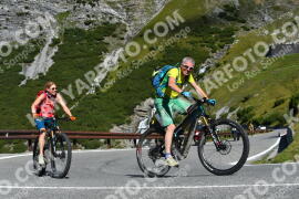 Fotó #4004688 | 21-08-2023 10:25 | Passo Dello Stelvio - Vízesés kanyar Bicajosok