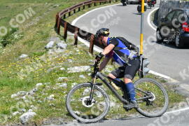 Photo #2360826 | 20-07-2022 11:35 | Passo Dello Stelvio - Waterfall curve BICYCLES