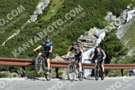 Photo #2266071 | 09-07-2022 09:40 | Passo Dello Stelvio - Waterfall curve BICYCLES