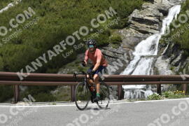 Fotó #3352268 | 04-07-2023 11:52 | Passo Dello Stelvio - Vízesés kanyar Bicajosok
